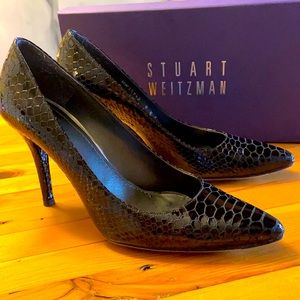 Stuart Weitzman EUC black leather pumps